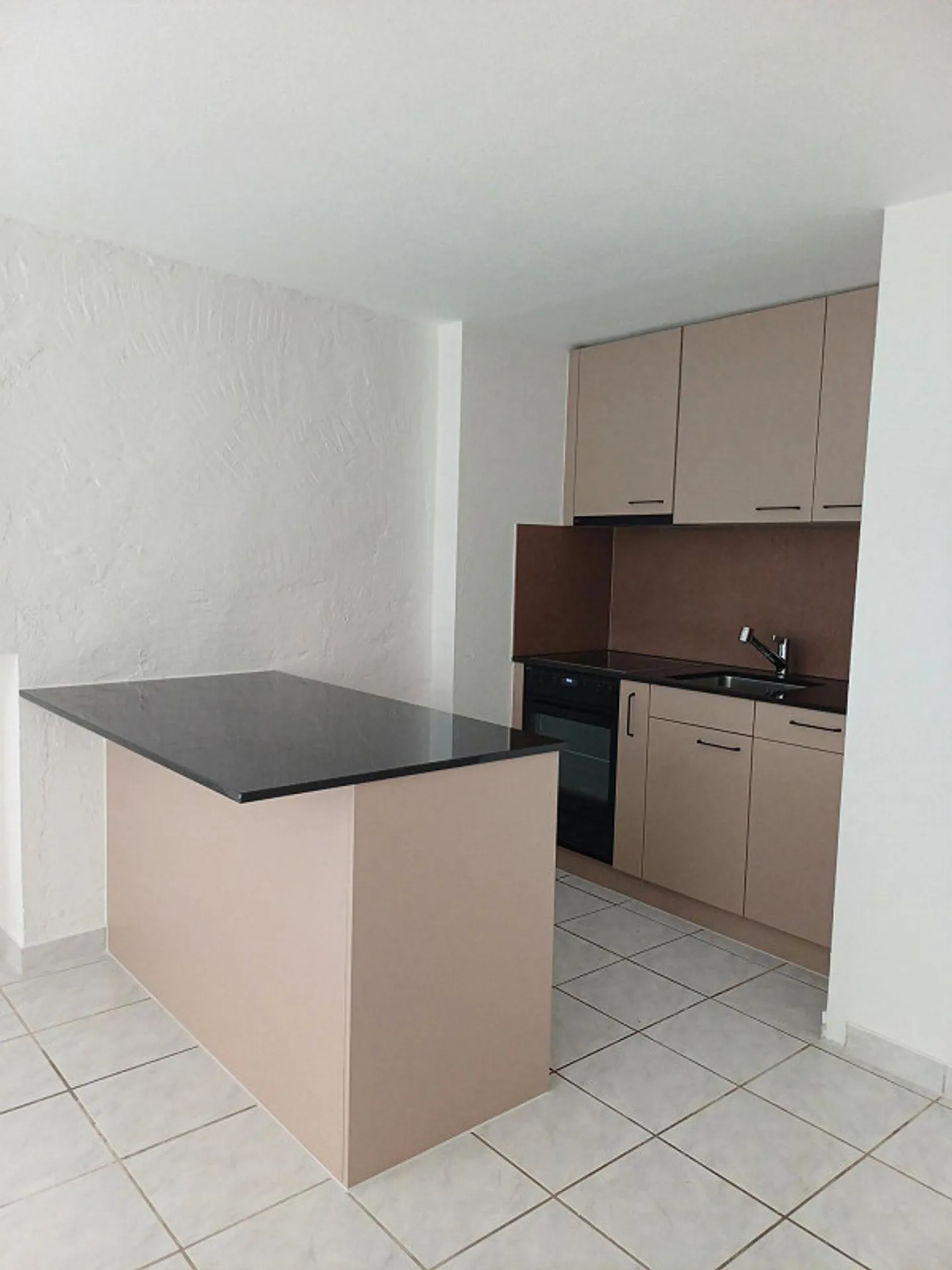 Newly renovated single apartment in the old town - Photo 1 of 7