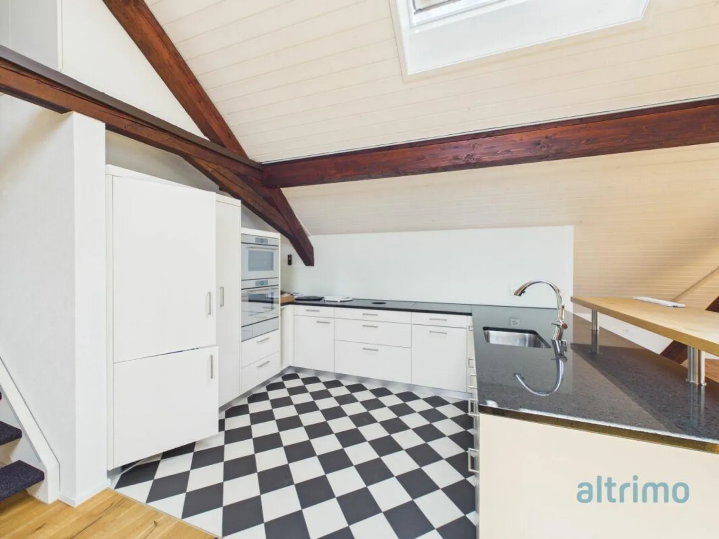 Appartement en attique spacieux de 178m2! - Photo 2 sur 14