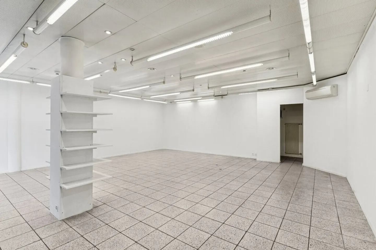 Negozio in affitto - Foto 3 di 10