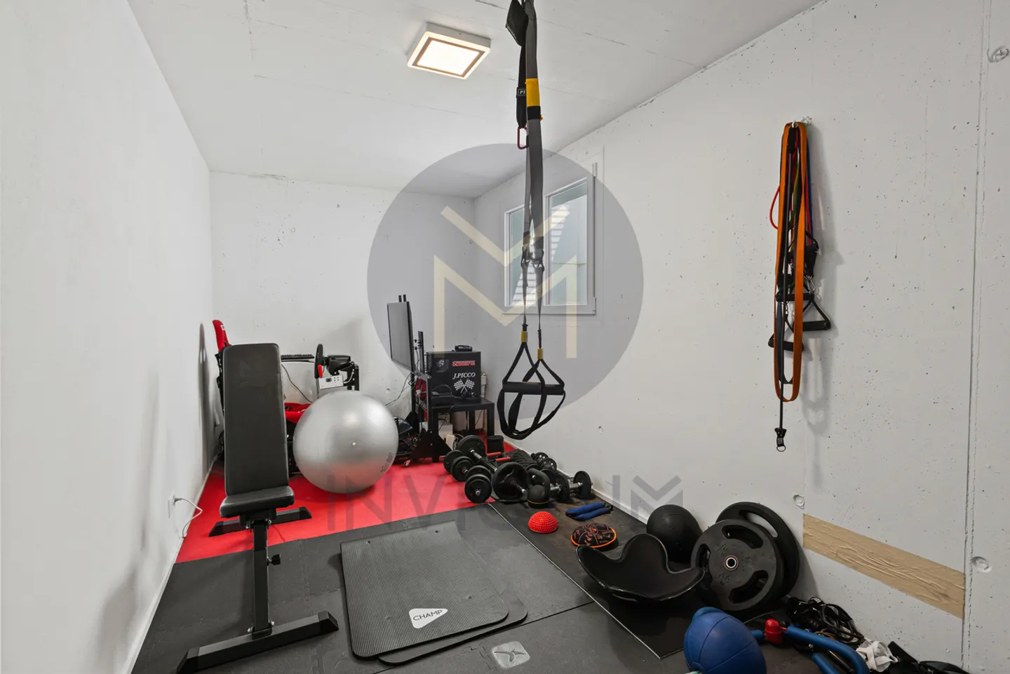 Exceptional contemporary villa with terrace and garden - Photo 21 of 22