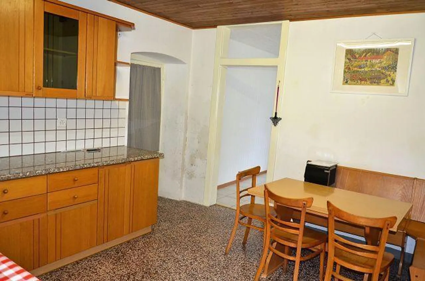 Maison tessinoise de 9 pièces à rénover avec dépendance et terrain emplacement ensoleillé et calme - Photo 6 sur 13