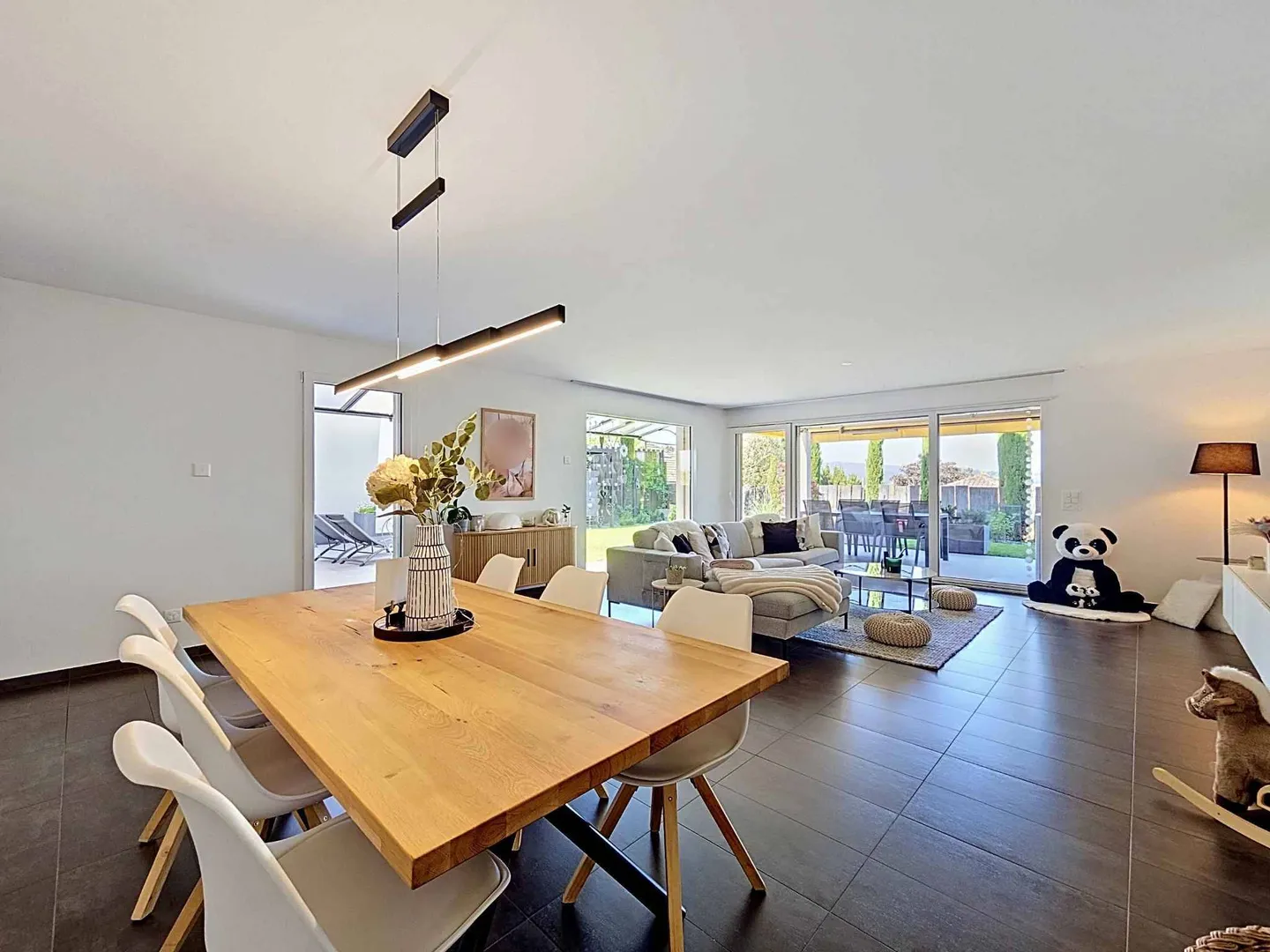 Beautiful 6.5-room single-family house with potential for self-employment - Photo 4 of 13