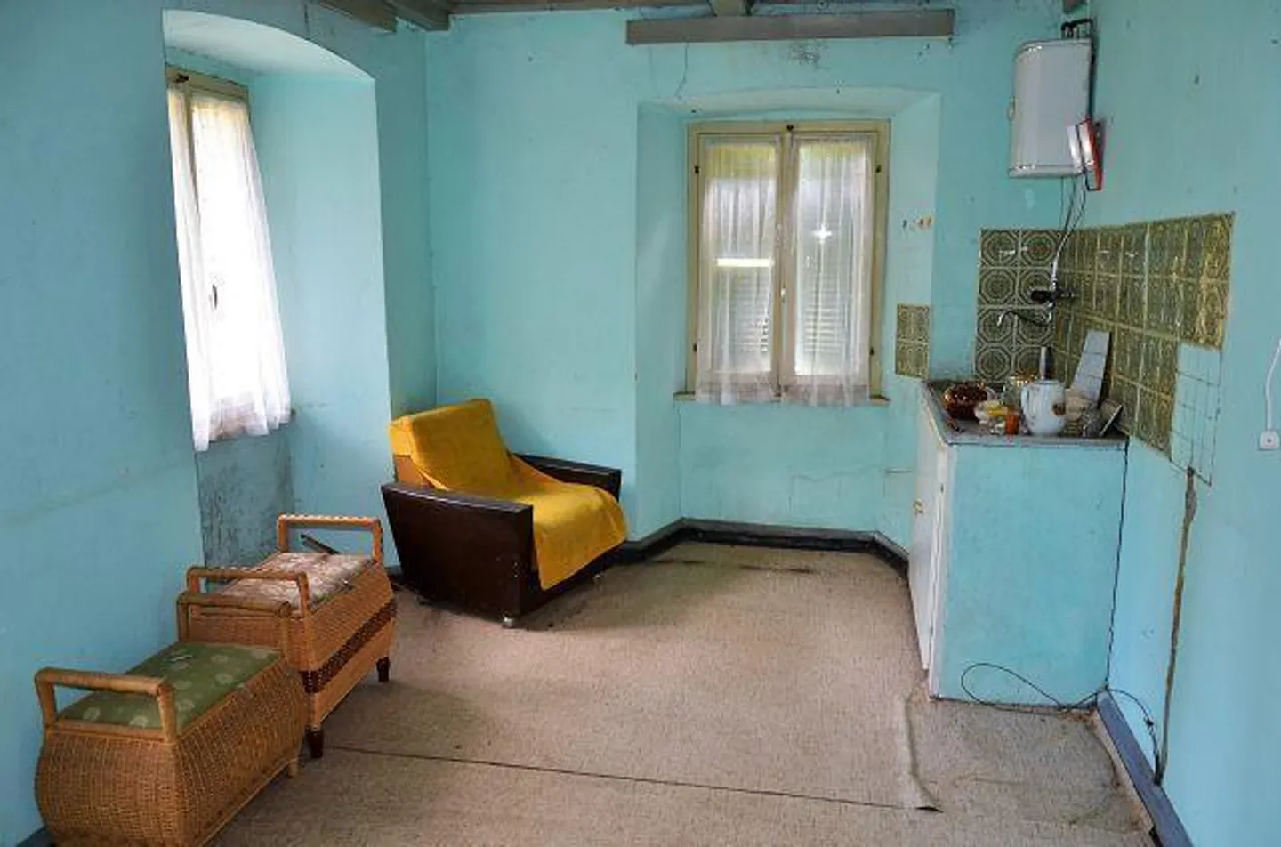 Maison tessinoise de 9 pièces à rénover avec dépendance et terrain emplacement ensoleillé et calme - Photo 10 sur 13