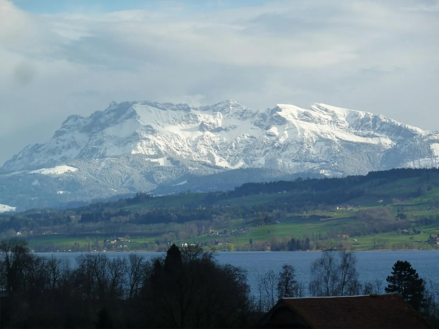 Charmante Wohnung mit Seeblick - Foto 3 von 4