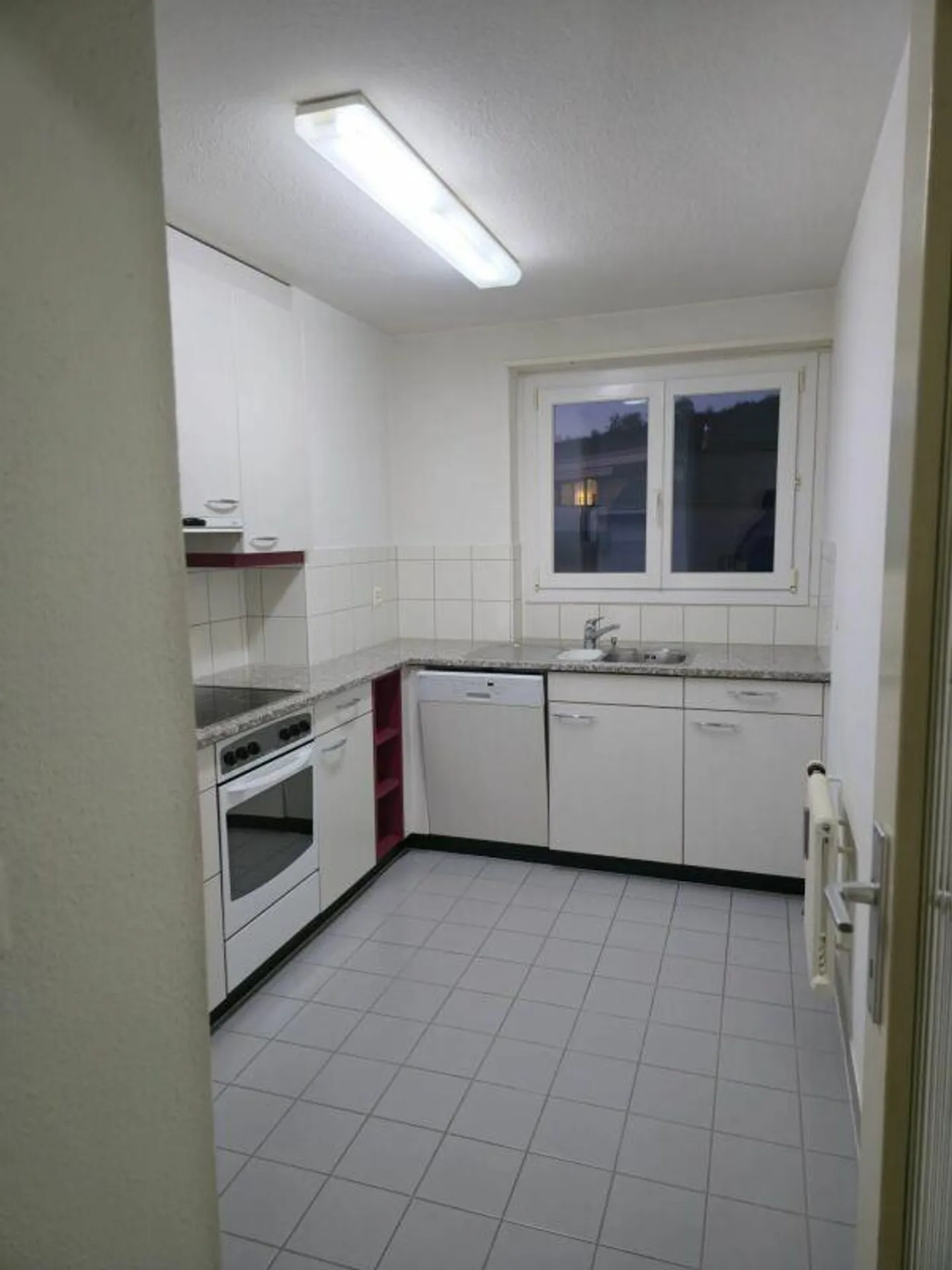 Bellissimo appartamento di 3 stanze - Foto 3 di 11