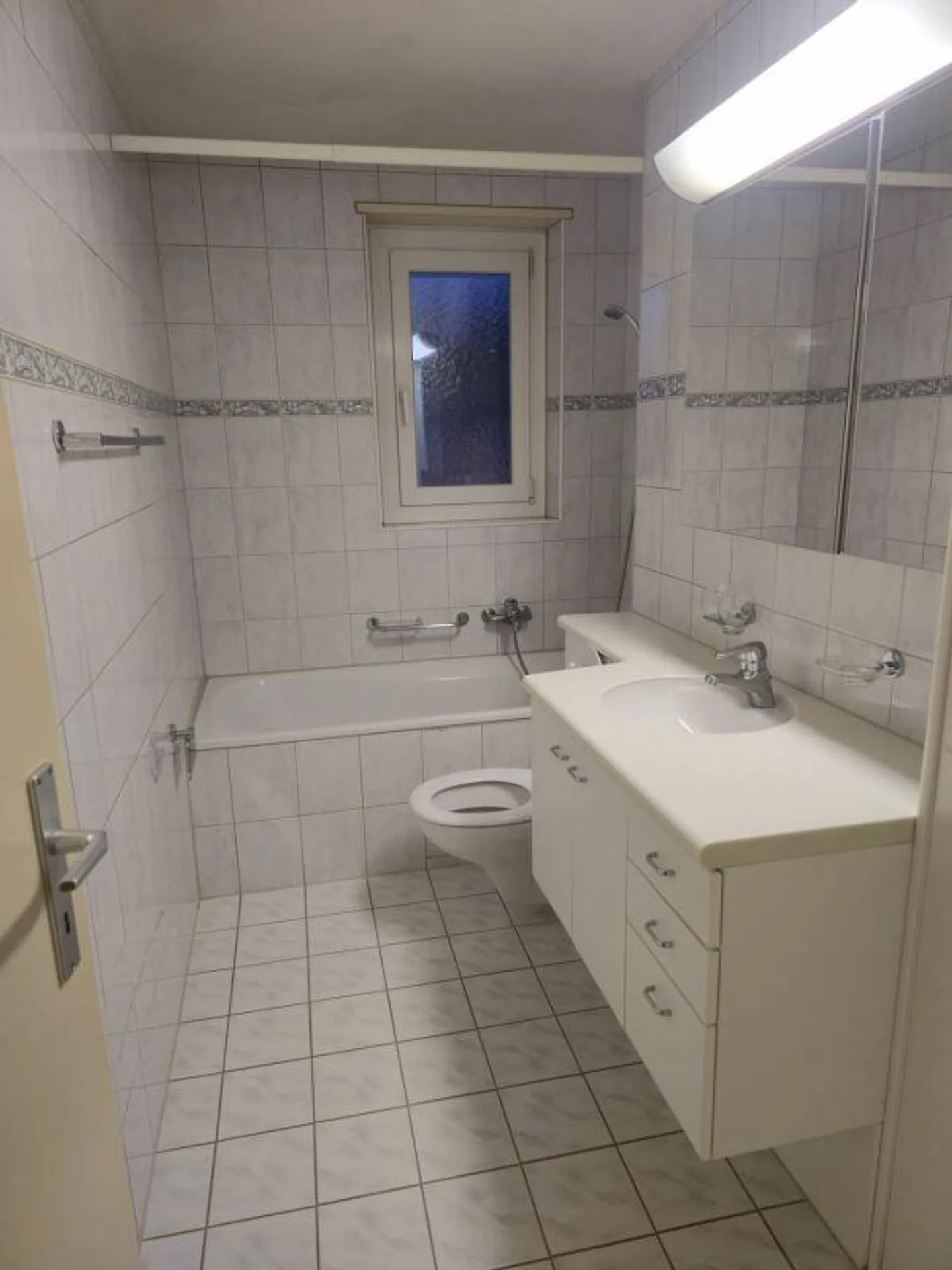 Bellissimo appartamento di 3 stanze - Foto 9 di 11