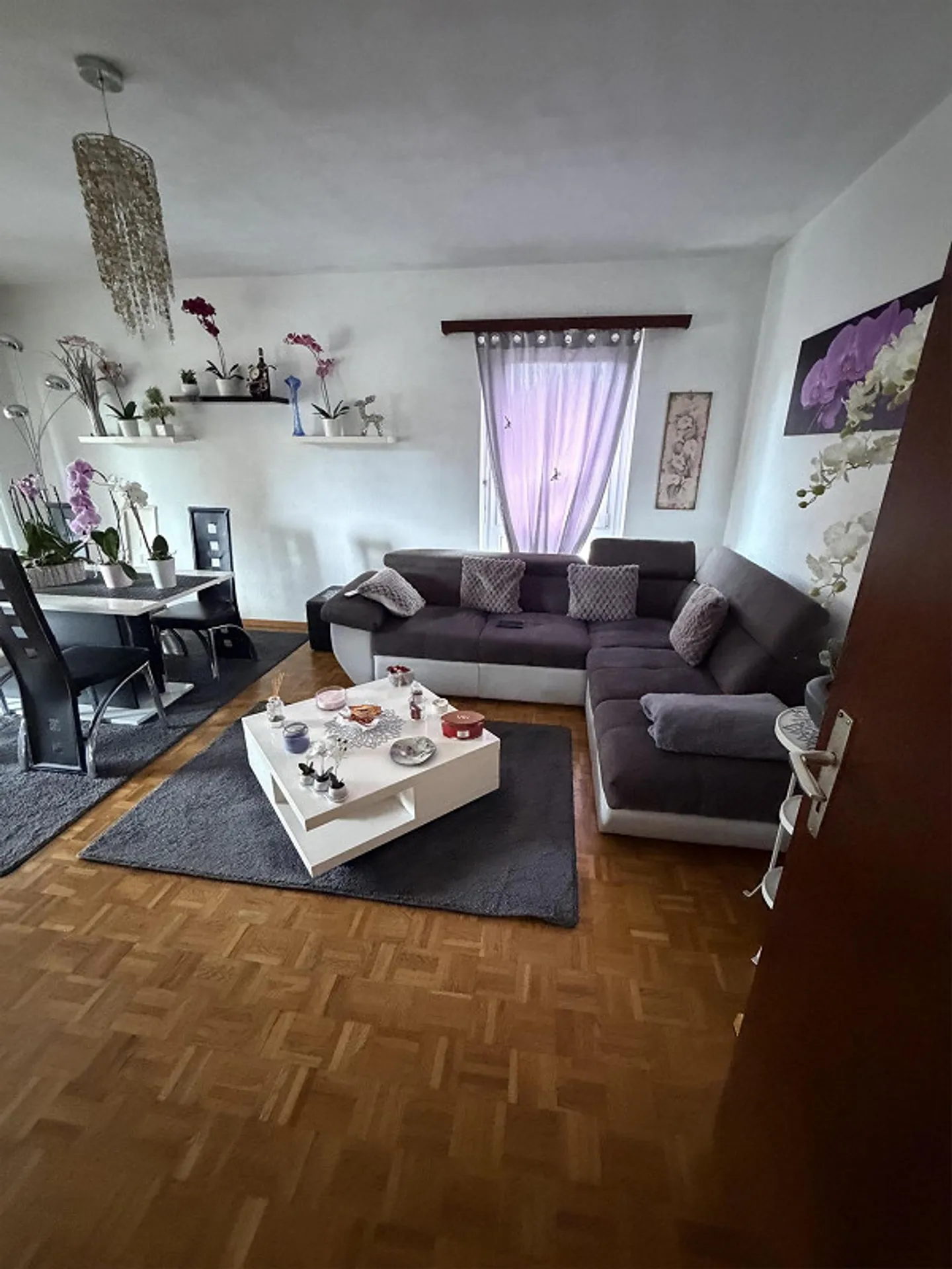 Bel appartement avec balcon - Photo 2 sur 10