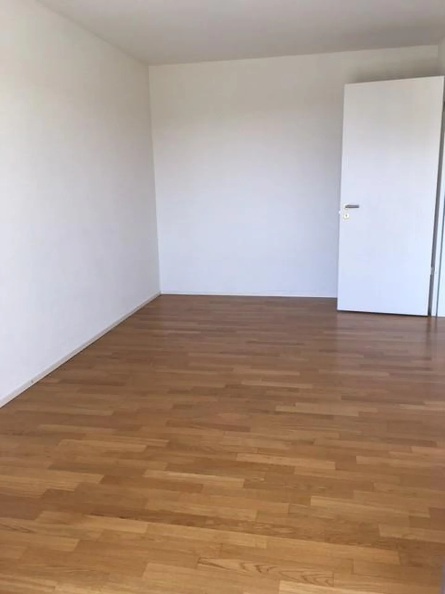 LOUER SANS CAUTION - Appartement moderne dans un emplacement central - Photo 4 sur 6