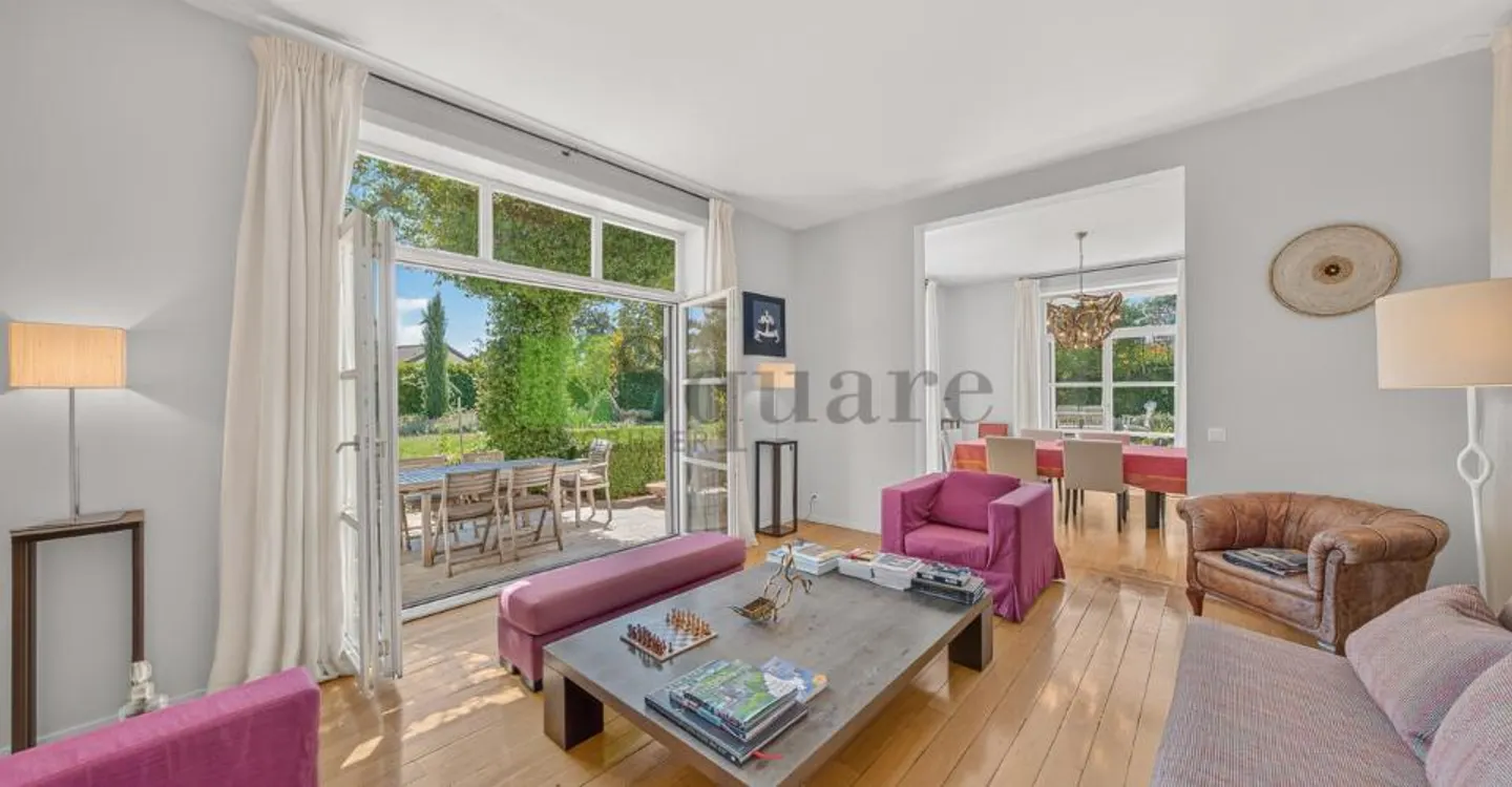 Magnificent individual villa with 7 rooms and garden - Photo 4 of 13