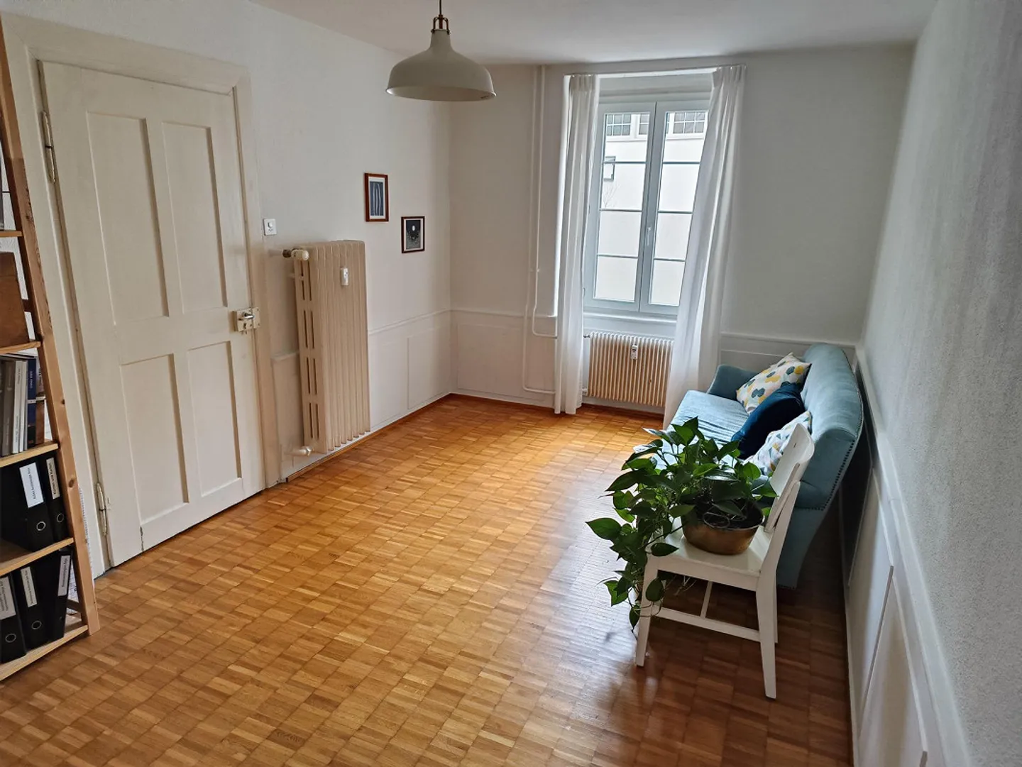 Appartamento luminoso e spazioso con 4 camere - Foto 4 di 9