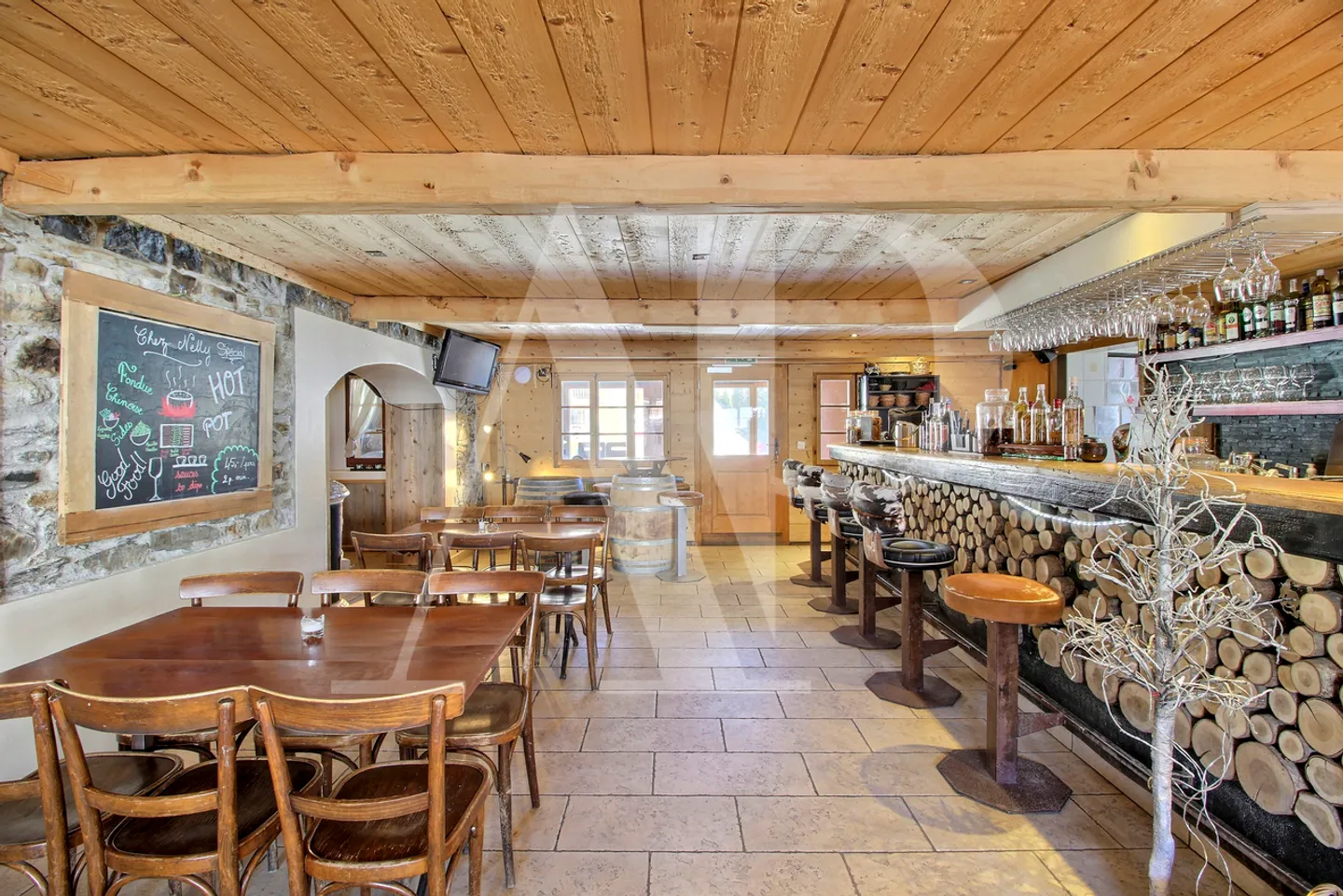 Ski-in/out guesthouse restaurant in Les Crosets - Photo 3 of 13