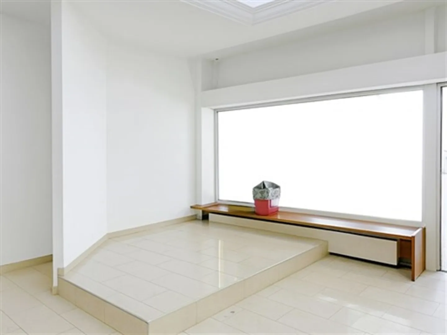 «Vitrine für Shop/Take-away in einem stark frequentierten Bereich» - Foto 2 von 3