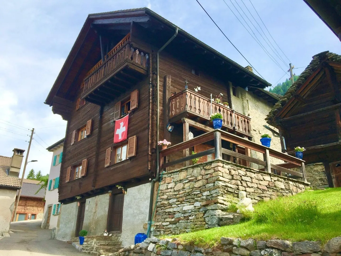 Maison plurifamiliale à Sobrio - Photo 1 sur 6