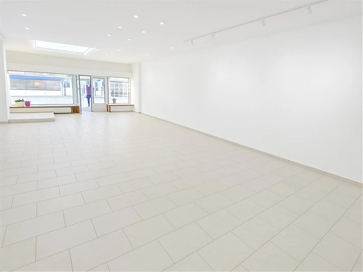 «Vitrine für Shop/Take-away in einem stark frequentierten Bereich» - Foto 1 von 3