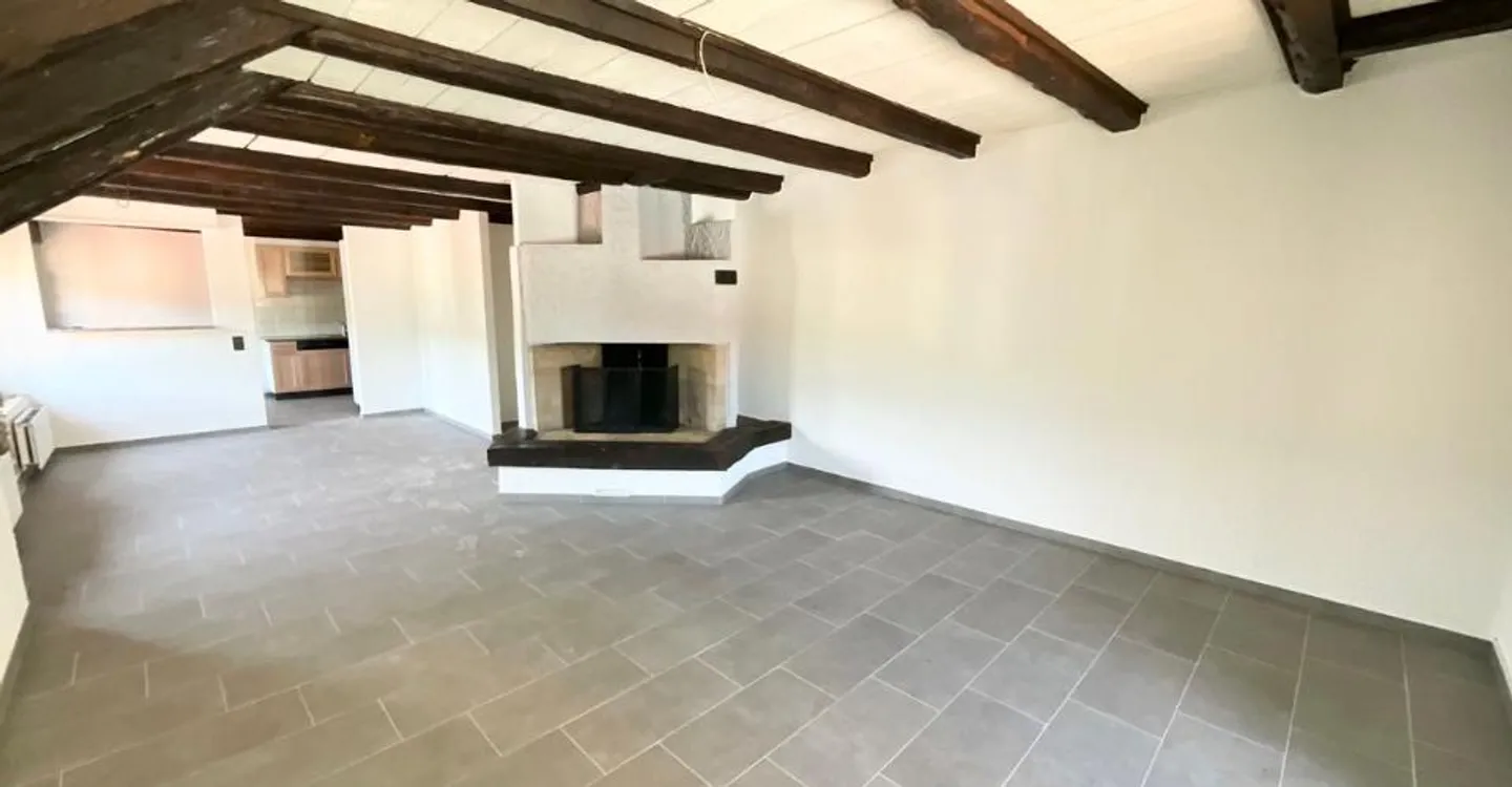 Appartement rénové charmant - Photo 3 sur 8