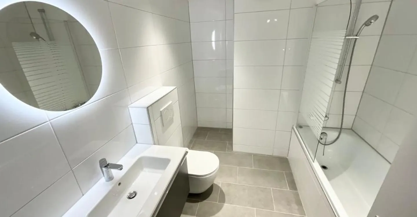 Appartement rénové charmant - Photo 4 sur 8