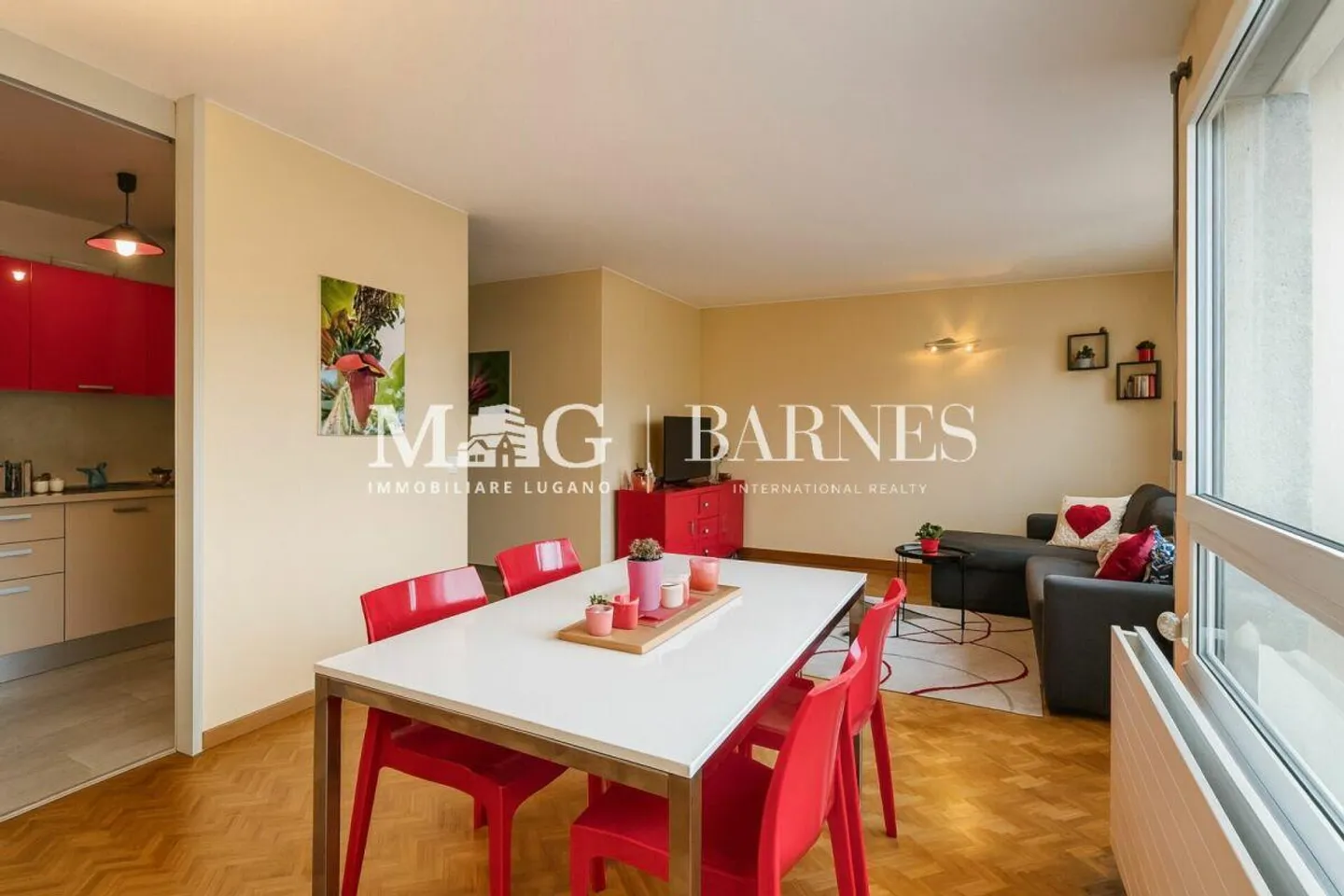 Lugano, Pazzallo: Bright 4.5-Room Apartment with Terrace - Photo 3 of 11