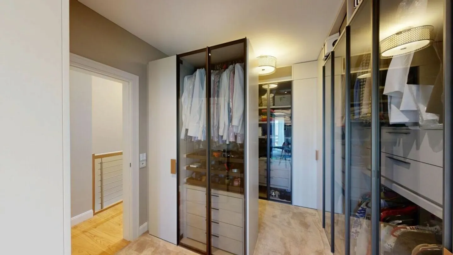 Classic Contemporary Living - Stylish 9.5-Room Single-Family House with Private Garden, Swimspa & Smart Home in Veltheim - Photo 15 of 30