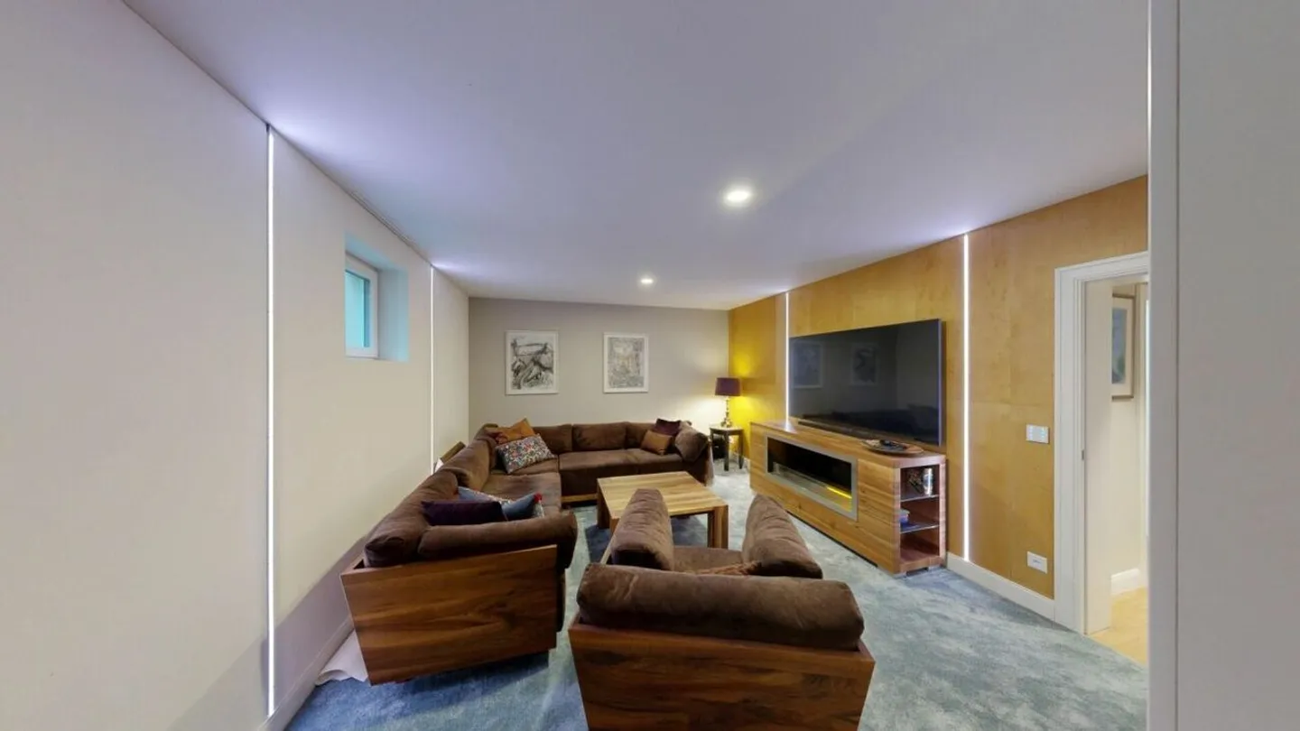 Classic Contemporary Living - Stylish 9.5-Room Single-Family House with Private Garden, Swimspa & Smart Home in Veltheim - Photo 19 of 30