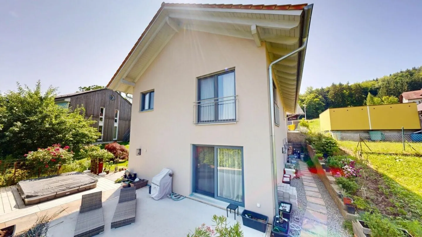 Classic Contemporary Living - Stylish 9.5-Room Single-Family House with Private Garden, Swimspa & Smart Home in Veltheim - Photo 23 of 30