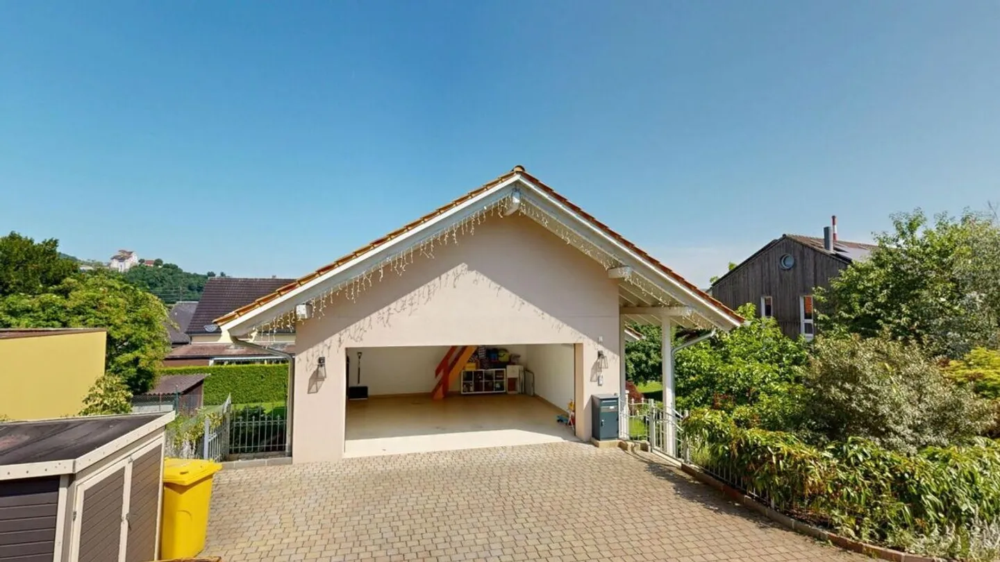 Classic Contemporary Living - Stylish 9.5-Room Single-Family House with Private Garden, Swimspa & Smart Home in Veltheim - Photo 25 of 30