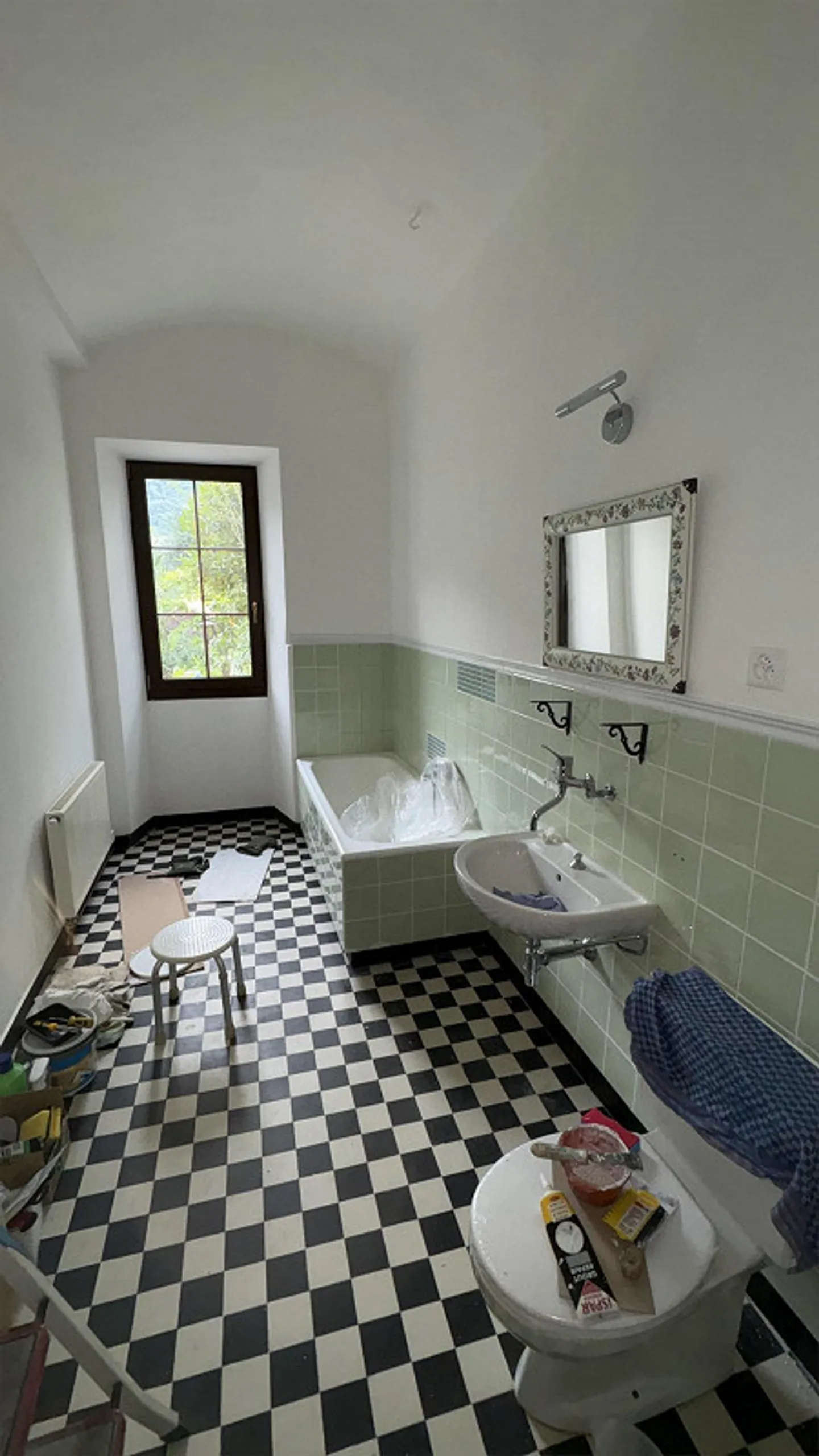 Renoviertes Haus mit 5 Zimmern, Garten und privatem Parkplatz - Foto 9 von 11