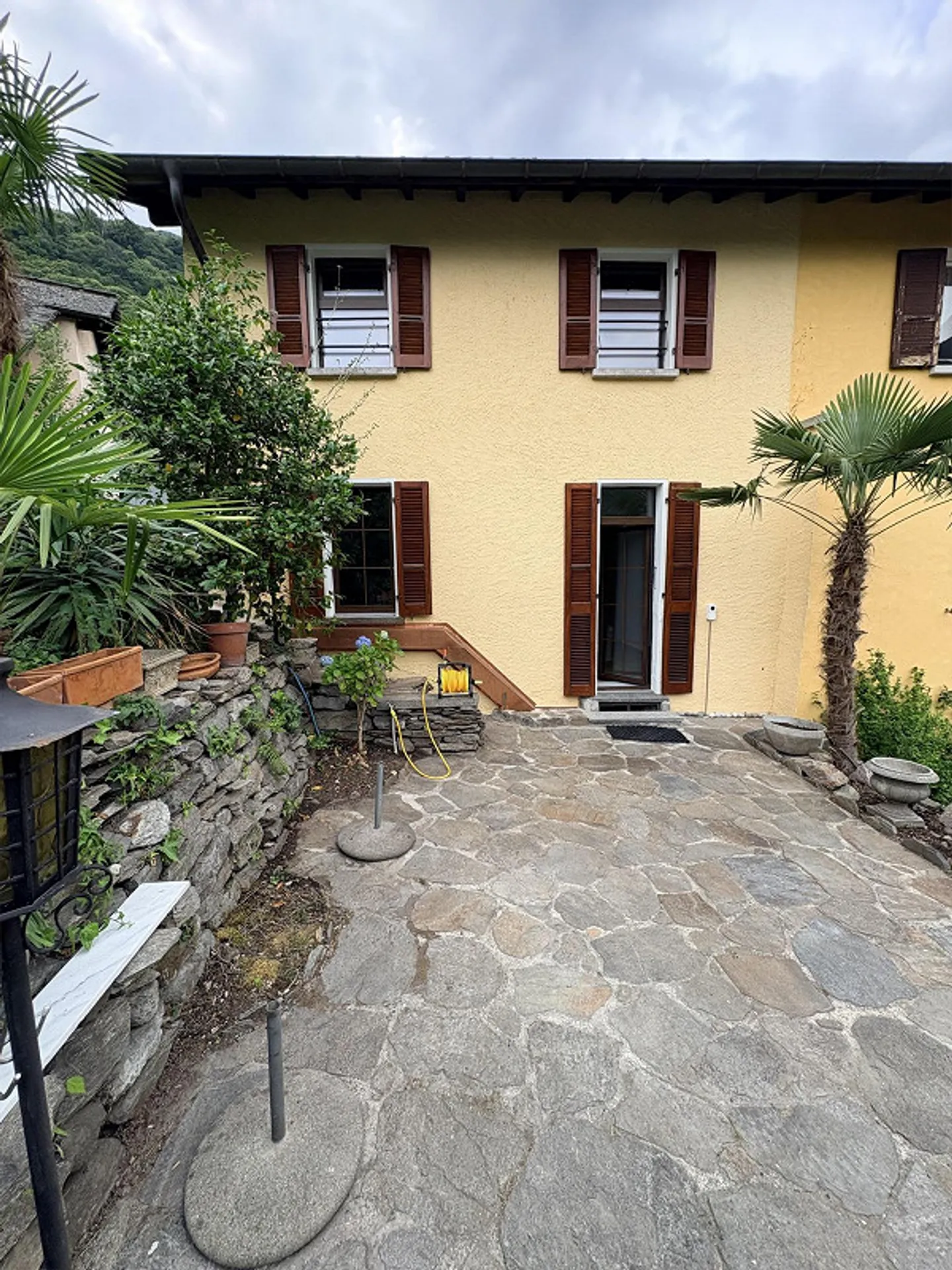 Renoviertes Haus mit 5 Zimmern, Garten und privatem Parkplatz - Foto 10 von 11