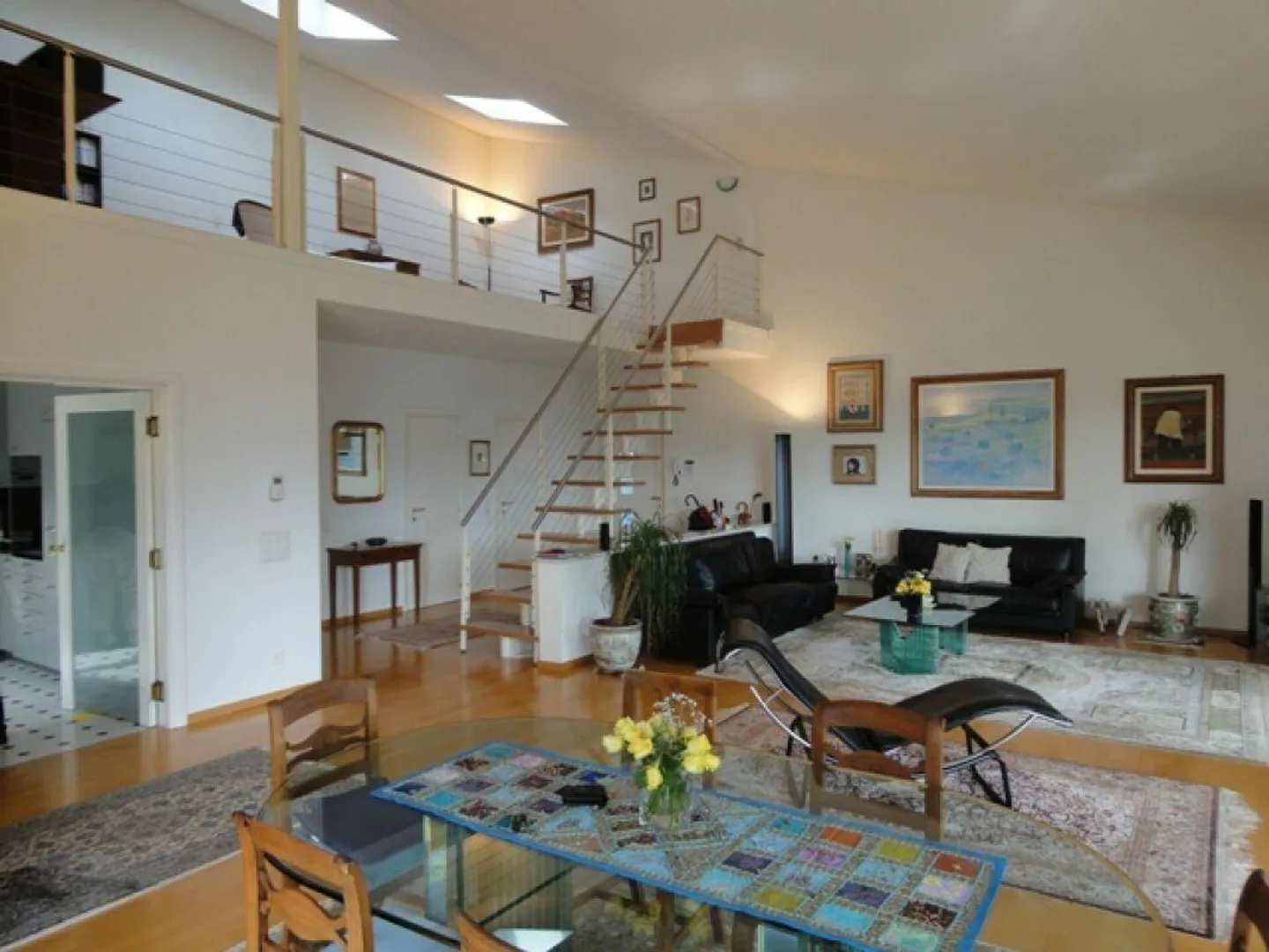 Elegant villa in the greenery with panoramic view - Photo 5 of 14