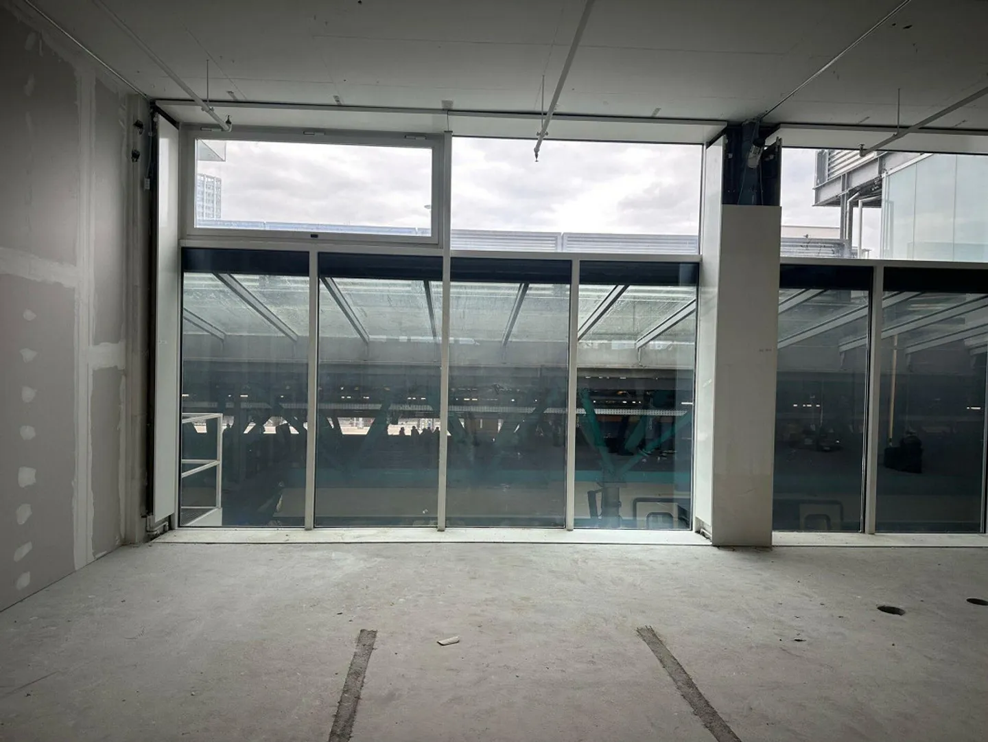 Sales or Service Area at Winterthur Train Station - Photo 4 of 4