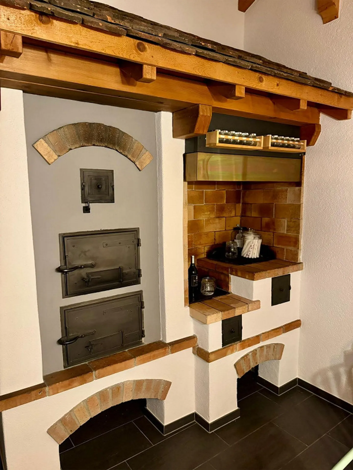 Appartement lumineux de 4,5 pièces avec maison de jardin et four à pizza - Photo 2 sur 13