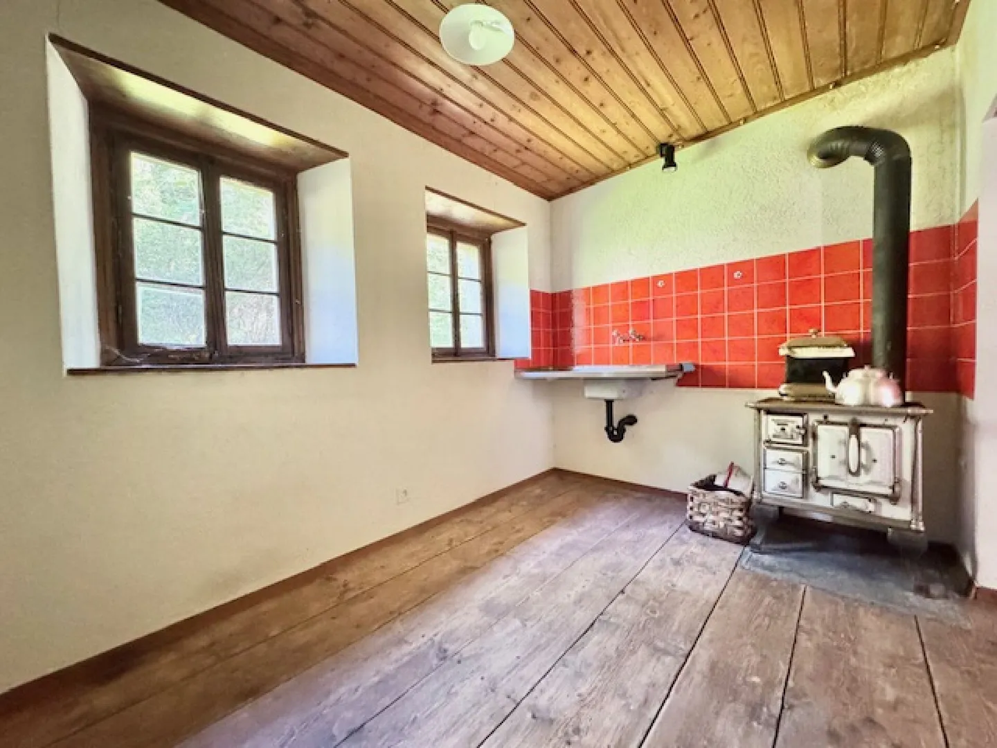 «ZU VERKAUFEN IN CERENTINO - ALTES TESSINER HAUS MIT TYPISCHEM WALSER RUSTIKAL» - Foto 15 von 26