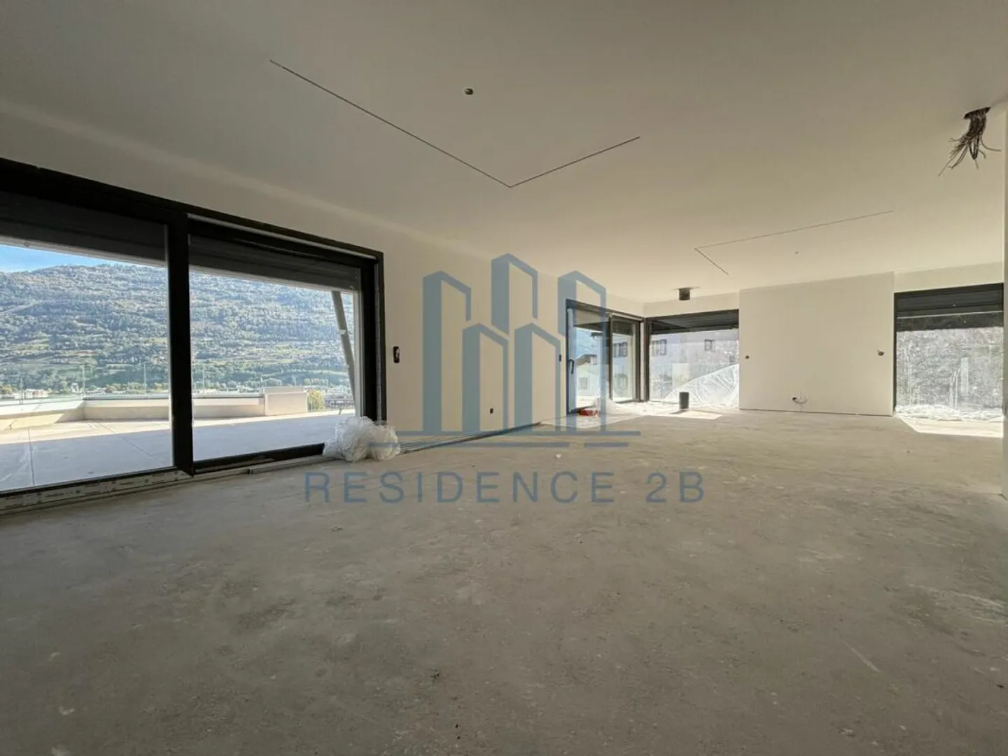 Exceptional penthouse of 7.5 rooms in Gravelone - Photo 3 of 13