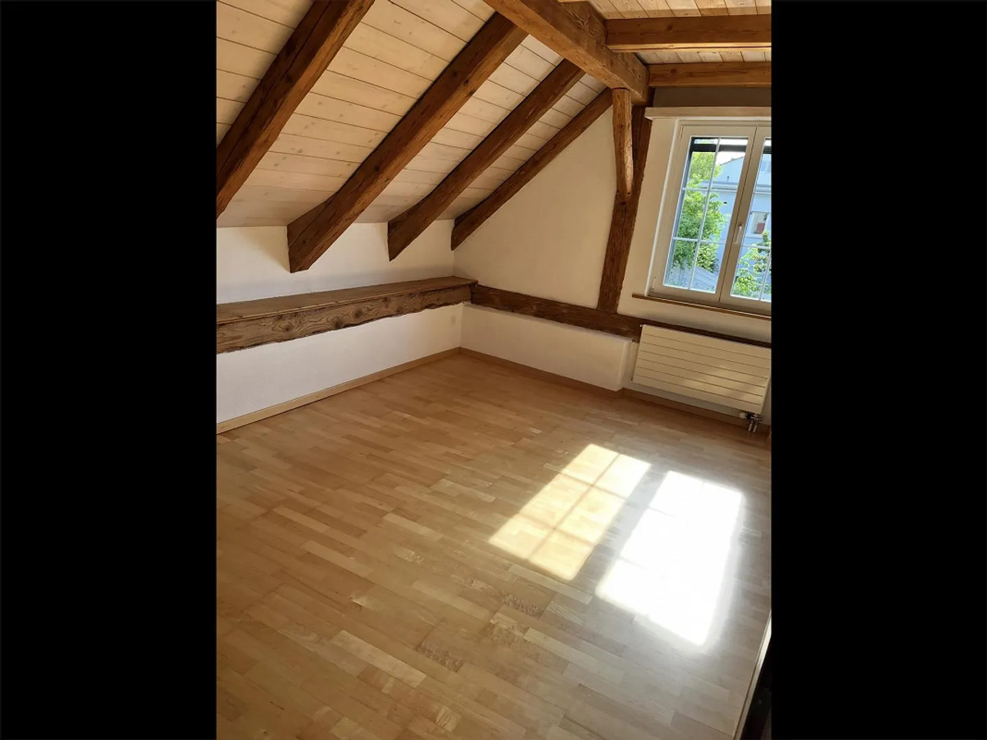 Appartement lumineux de 4,5 pièces avec maison de jardin et four à pizza - Photo 9 sur 13