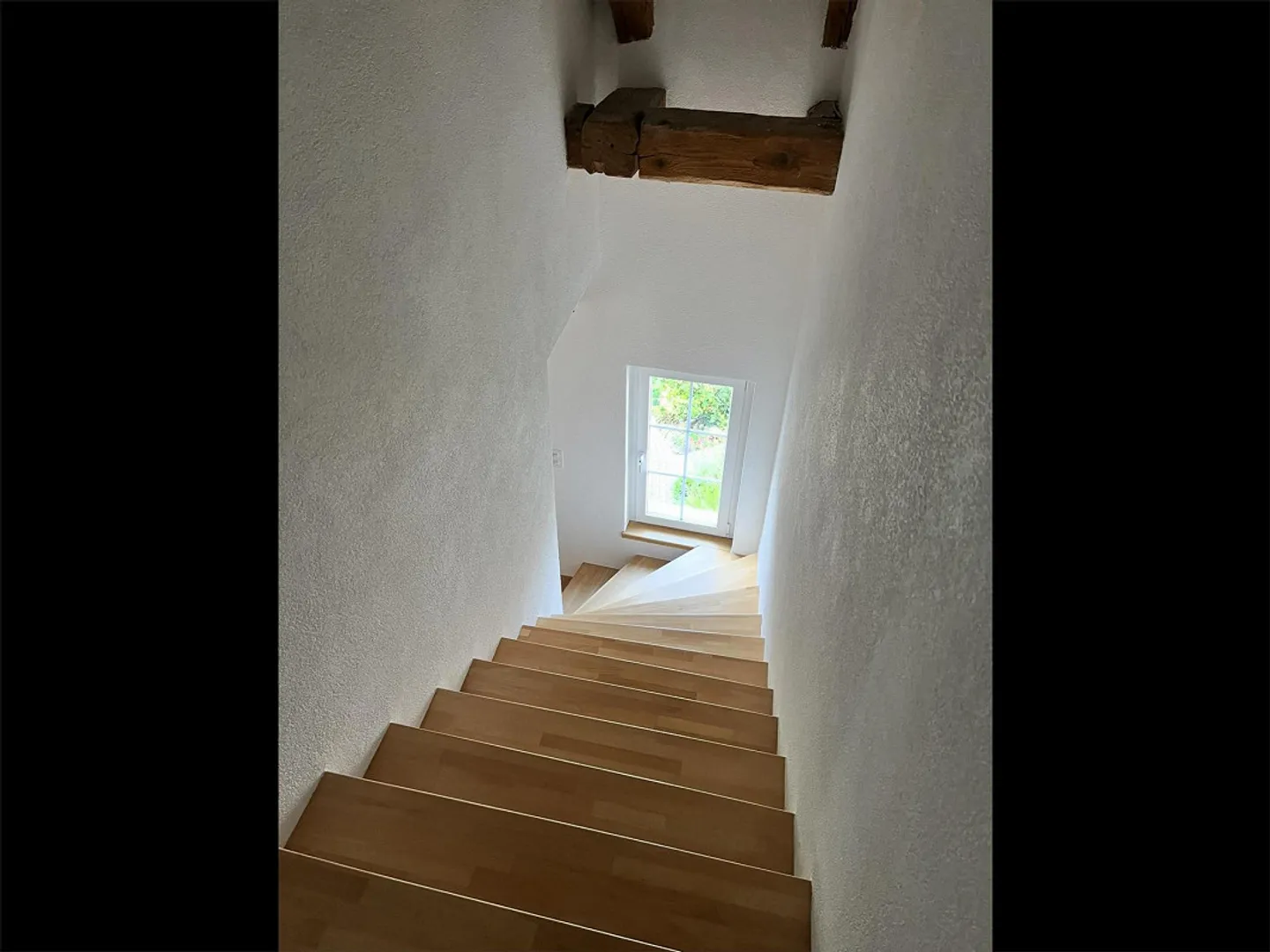 Appartement lumineux de 4,5 pièces avec maison de jardin et four à pizza - Photo 11 sur 13