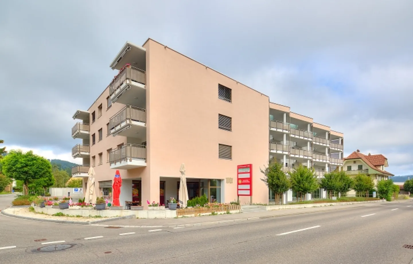 "Here ends your apartment search!" - Photo 1 of 9