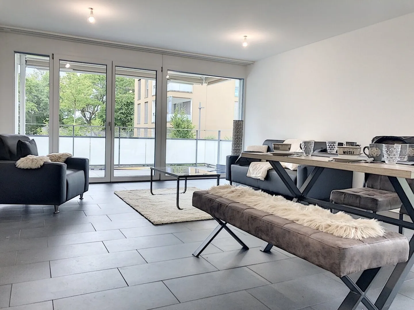 SUPERBE LOGEMENT A LOUER - Photo 2 sur 8