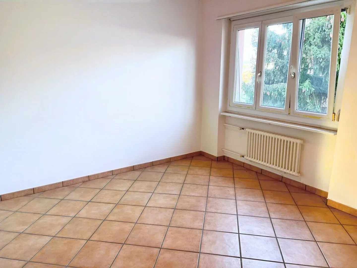 Bright and Quiet 3.5 Room Apartment - Photo 5 of 8