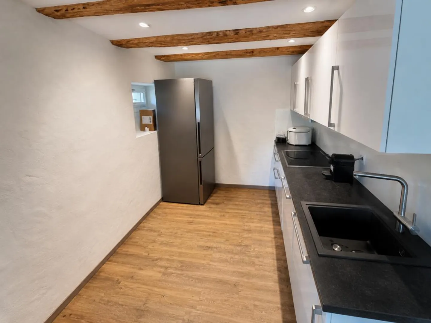 Charming 1-room apartment in a central location - Photo 2 of 6