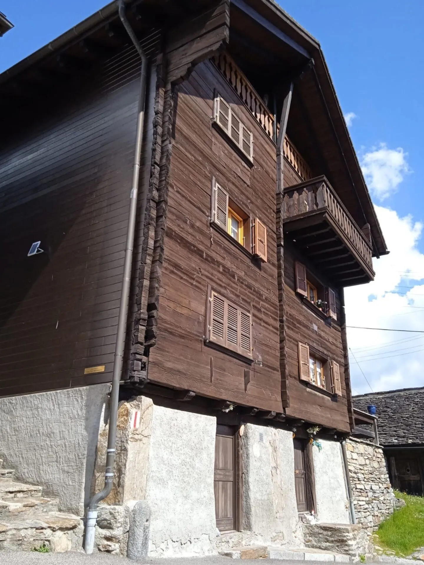 Maison plurifamiliale à Sobrio - Photo 4 sur 6