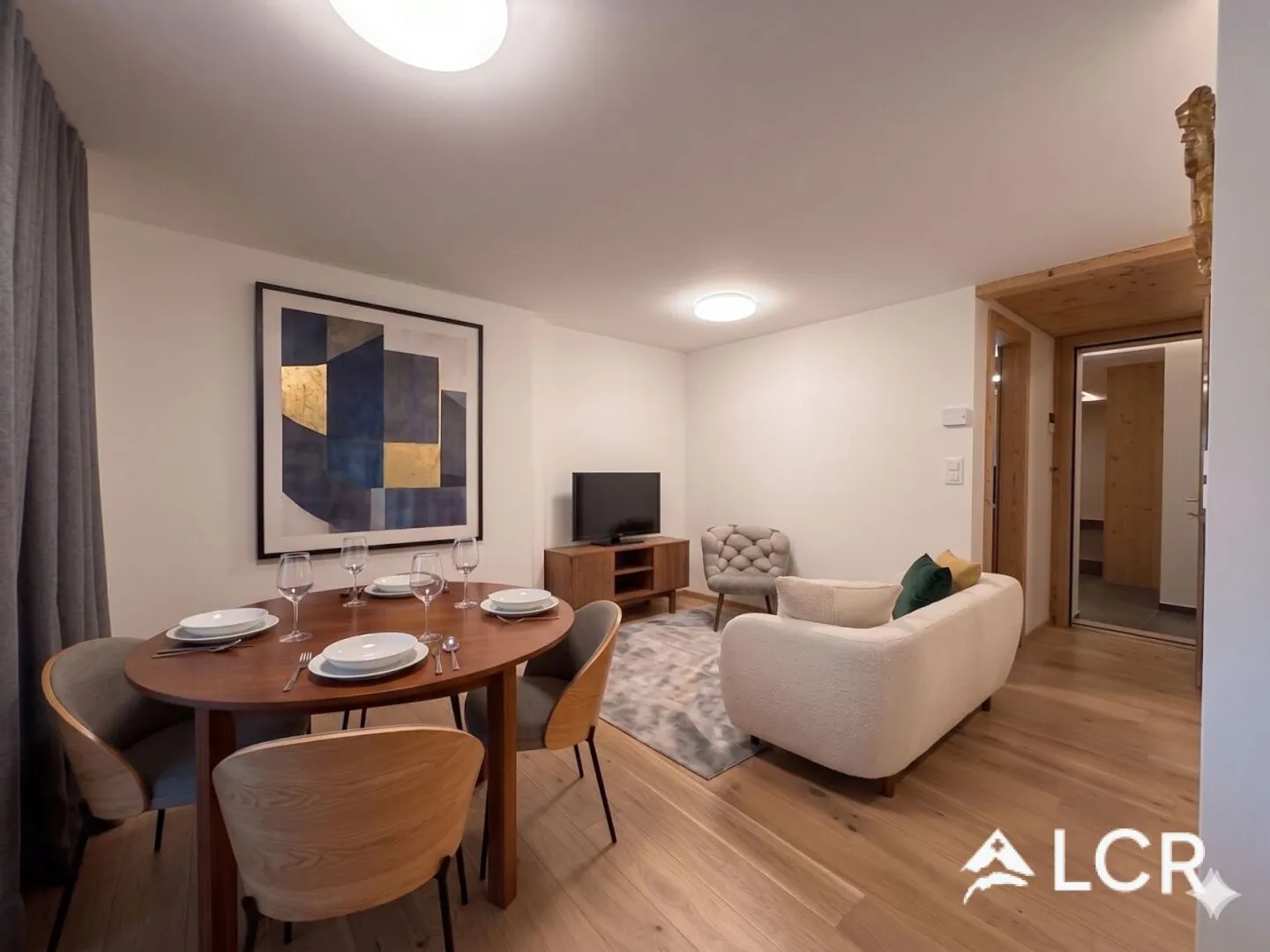 Bel appartement neuf de 2,5 pièces en plein centre - parking sous toit - Photo 2 sur 10
