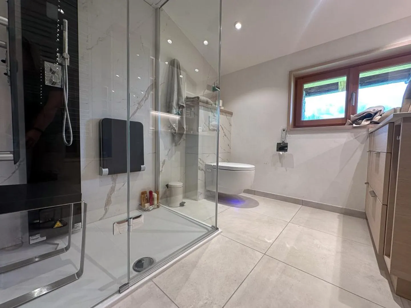 Exceptional Stone Property - Photo 6 of 8