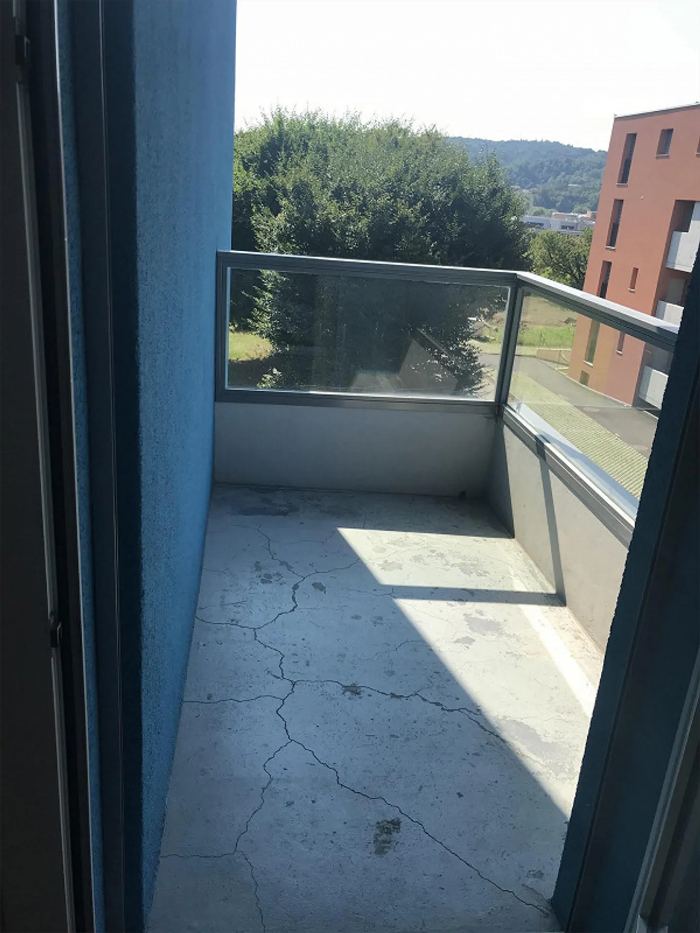 2.5 locali luminoso con terrazzo, cantina e posteggio - - Foto 6 di 12