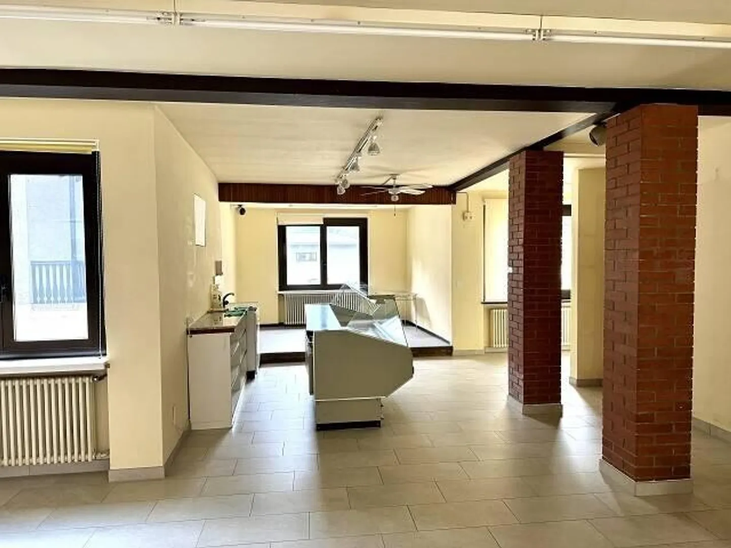 6 1/2-Room House with Shop in a Quiet Location in the Village Center - Photo 3 of 13