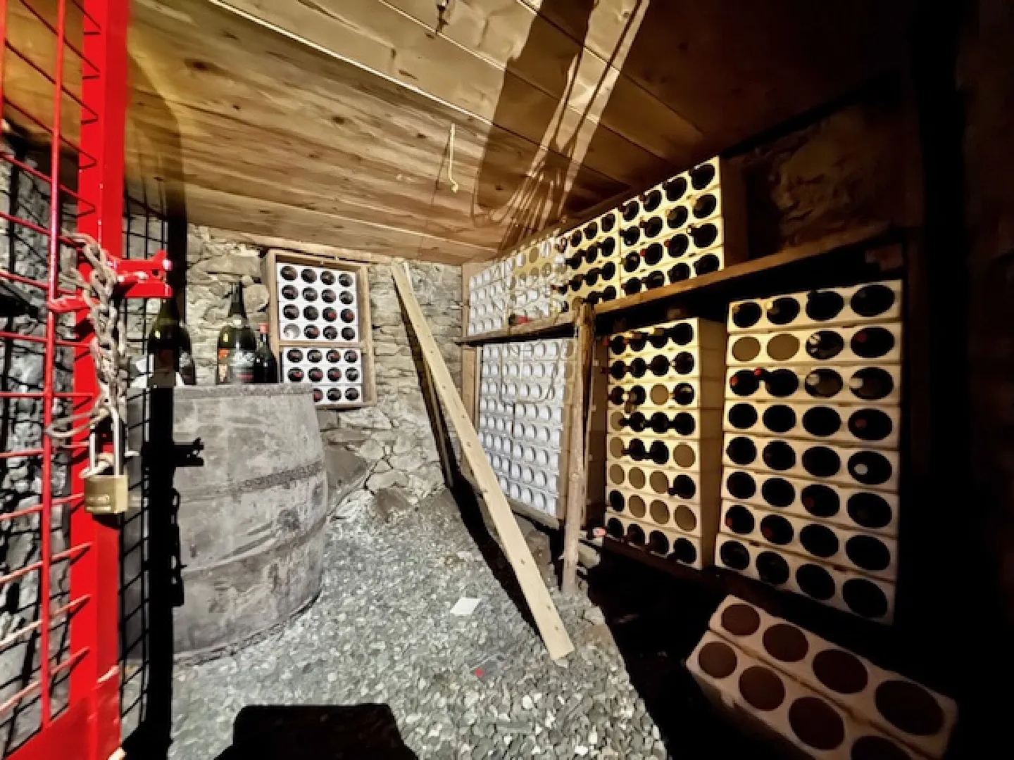 «ZU VERKAUFEN IN CERENTINO - ALTES TESSINER HAUS MIT TYPISCHEM WALSER RUSTIKAL» - Foto 26 von 26