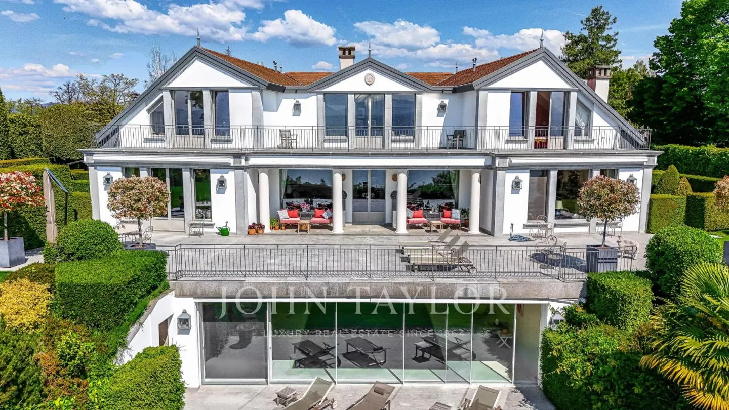 Villa 10 rooms - Photo 1 of 13