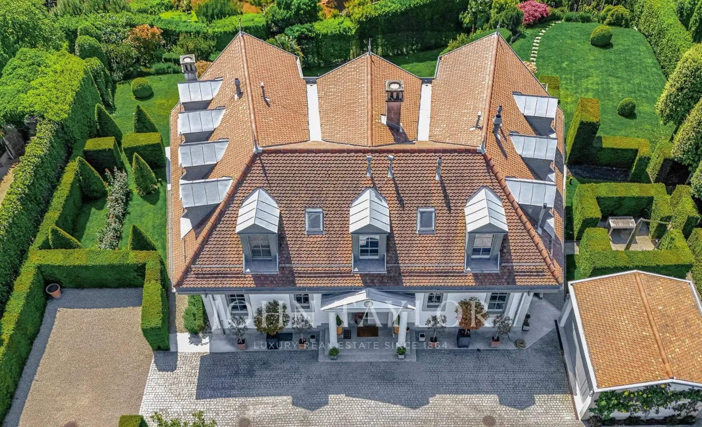 Villa 10 rooms - Photo 2 of 13