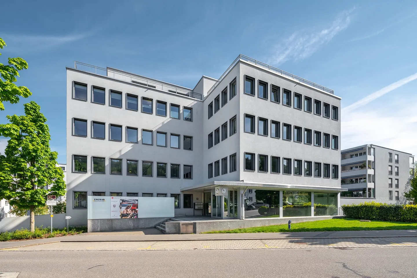 Espaces de stationnement et de moto à louer à Pfäffikon SZ - Photo 1 sur 1