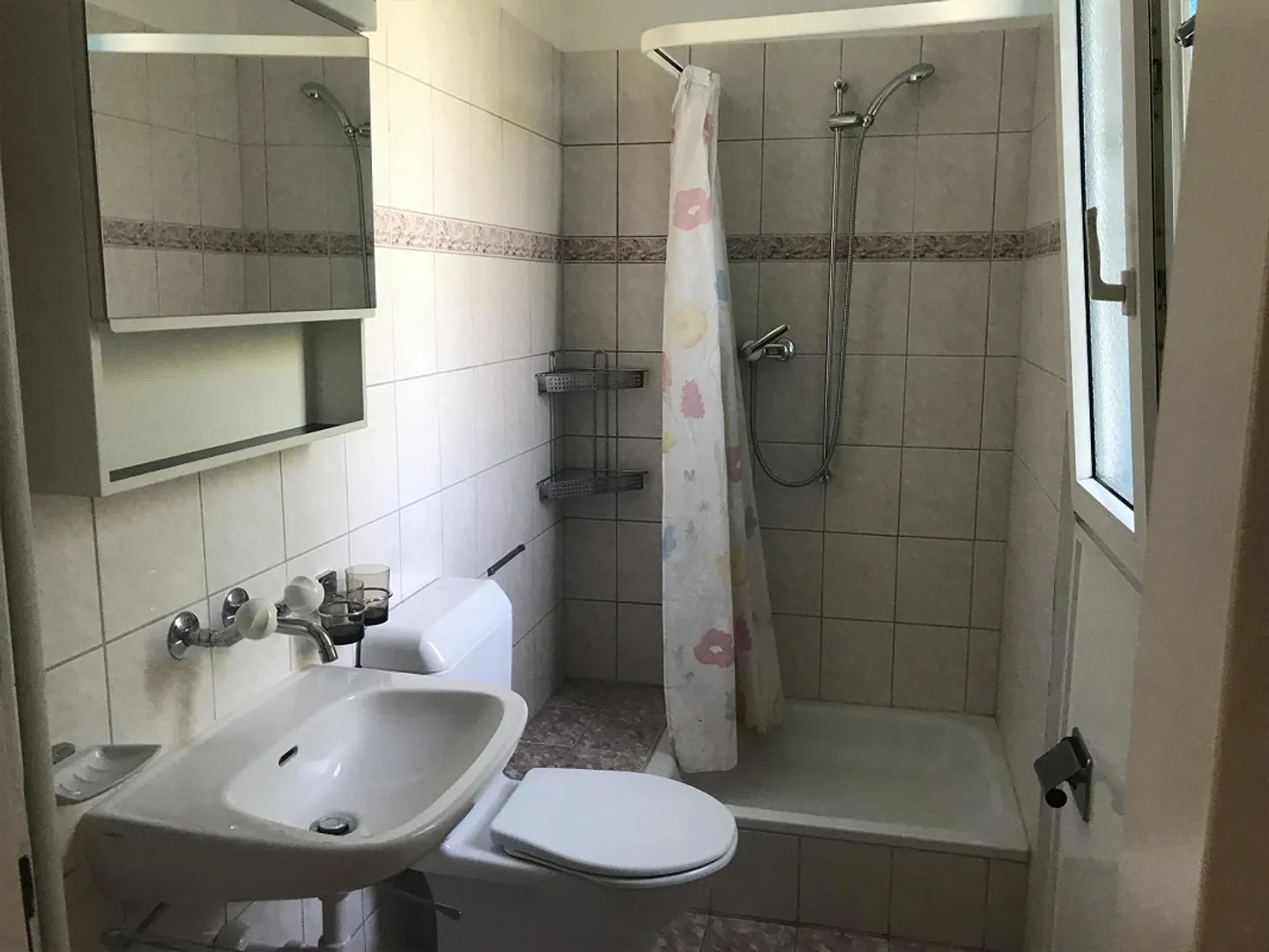 2.5 locali luminoso con terrazzo, cantina e posteggio - - Foto 10 di 12