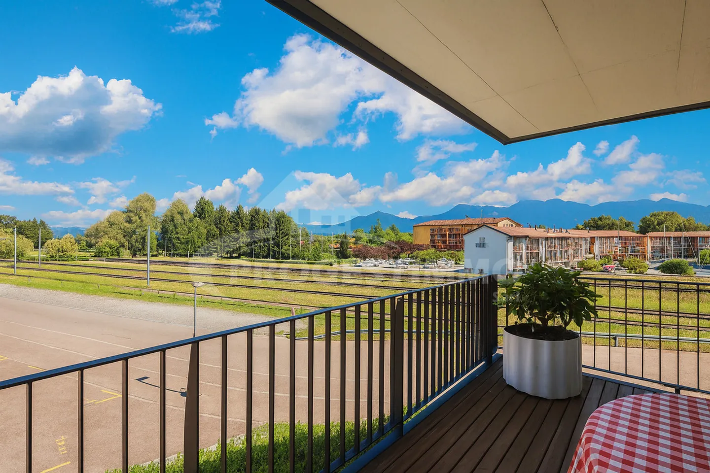 CHIC 2,5 ZIMMER IDEAL GELEGEN - Foto 8 von 9