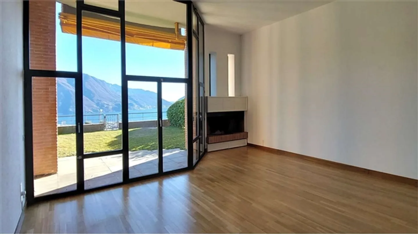«Villa mit atemberaubender Aussicht in Porza» - Foto 3 von 16